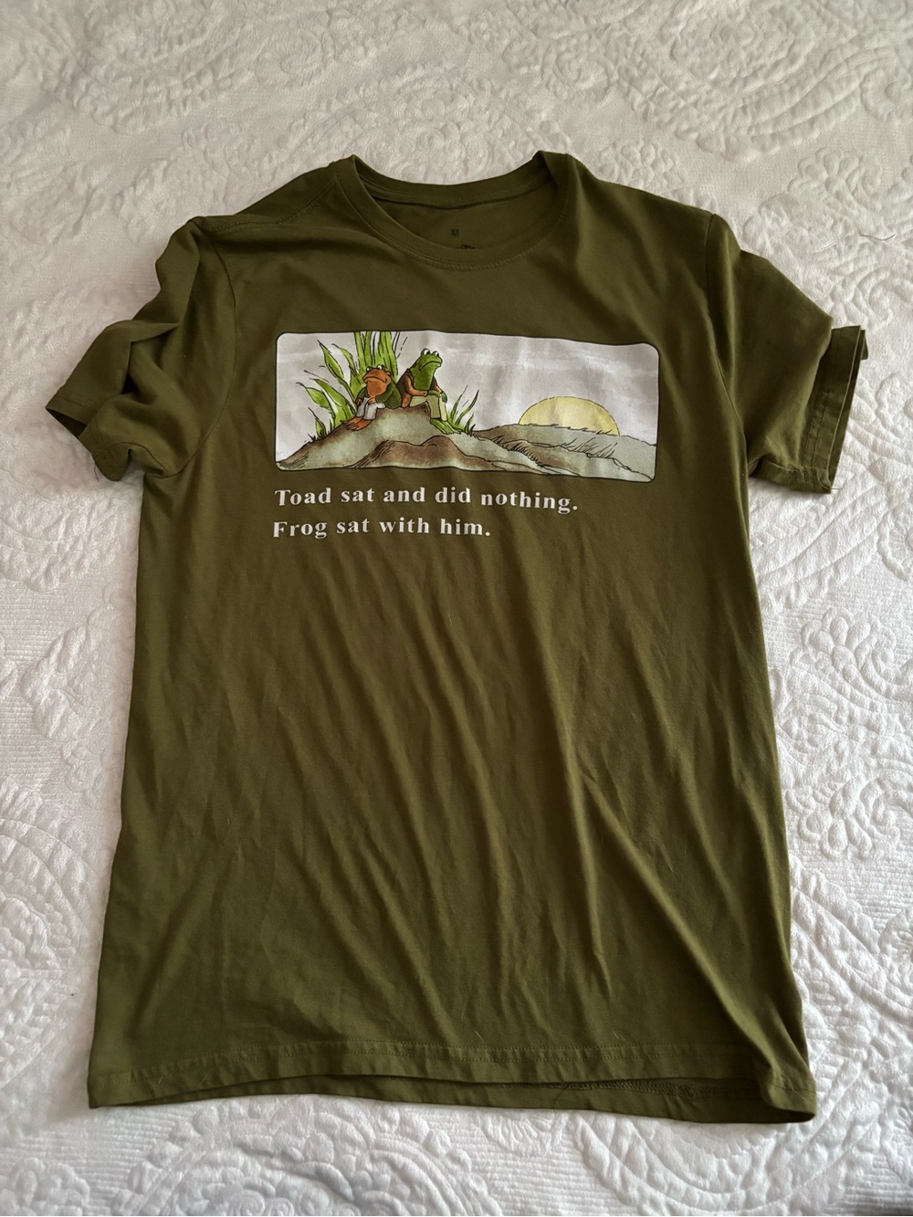 Olive Graphic Men’s T-Shirt - Toad & Frog Print